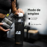 Modo de uso de Creatina Platinum Muscletech 400 g con scoop y shaker para preparar en agua fría.
